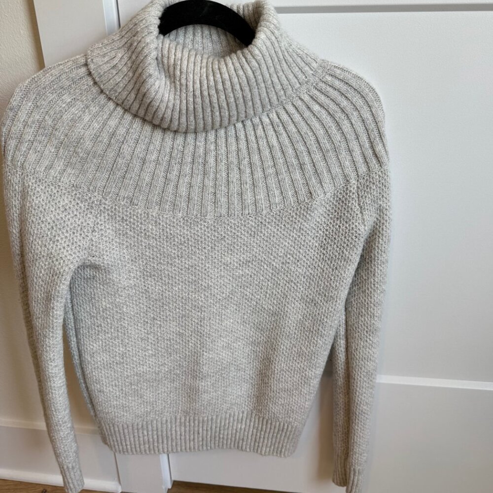 J. Crew - Mixed-stitch turtleneck sweater - Size XS - Picture 2 of 4
